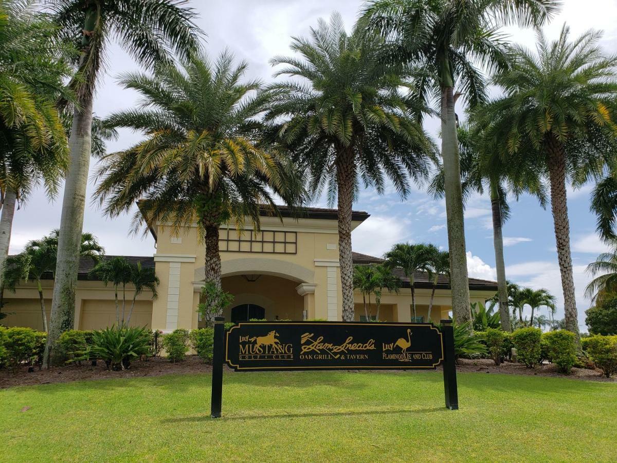 Vacation In Paradise Lely Resort Esterno foto